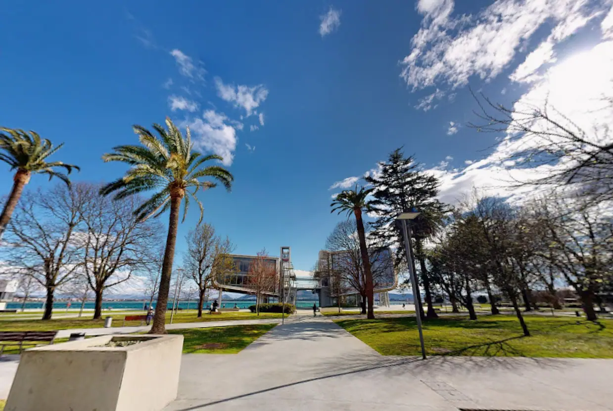 Centro Botín junto a la bahía de Santander